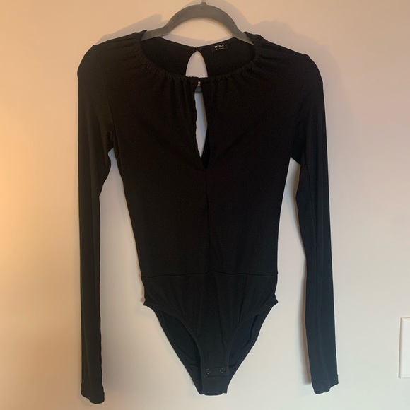Aritzia Talula Black Long Sleeve Bodysuit - Picture 4 of 6